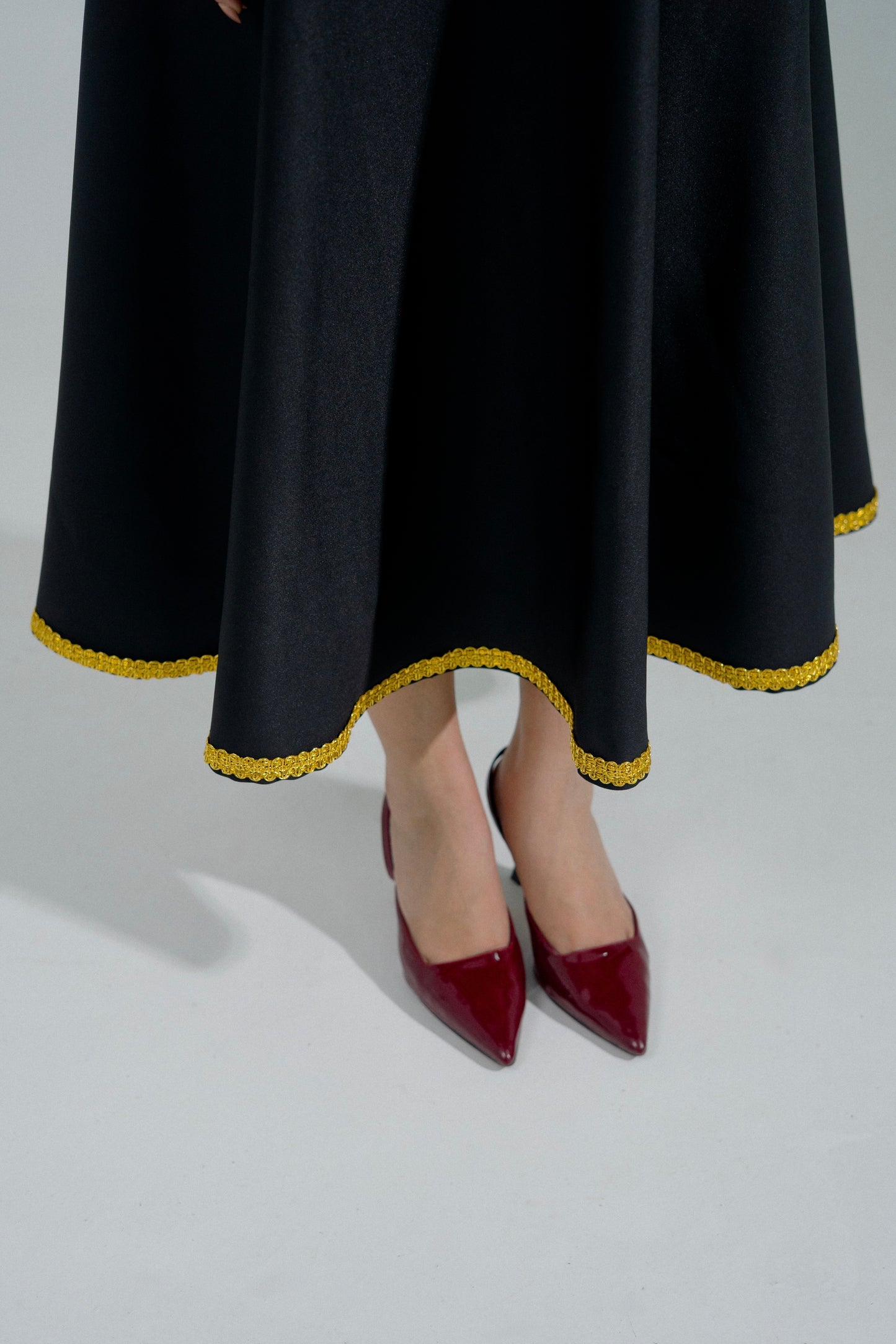 Vera Vneck midi dress