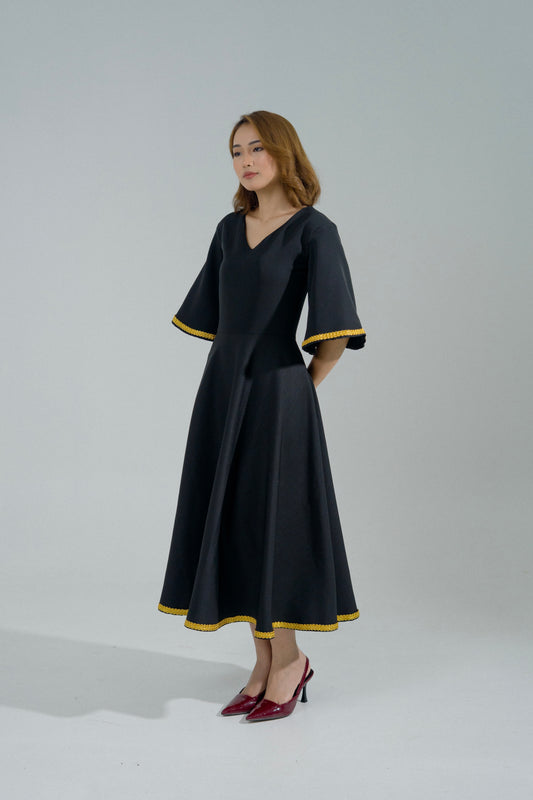 Vera Vneck midi dress