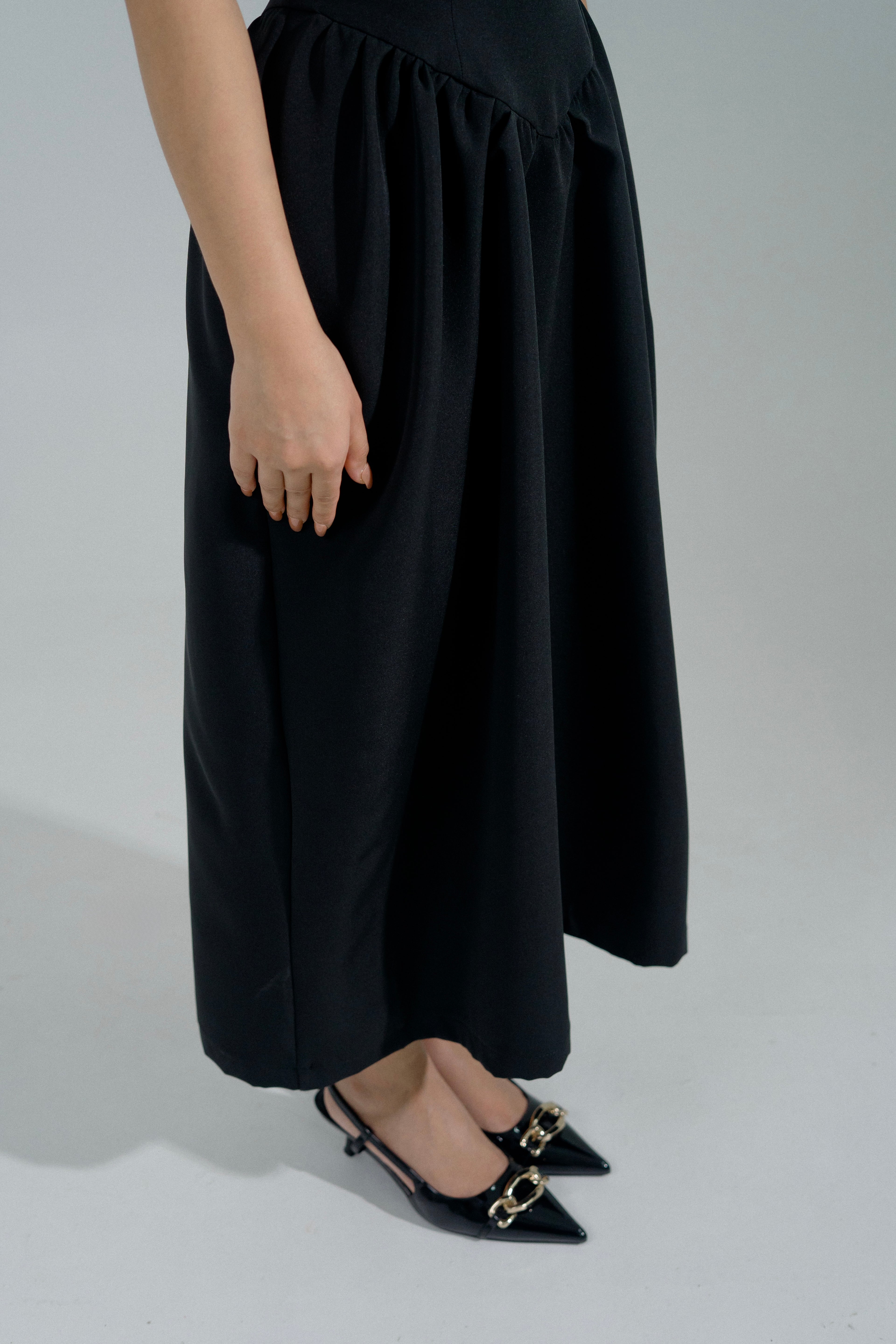 Elora V waist dress