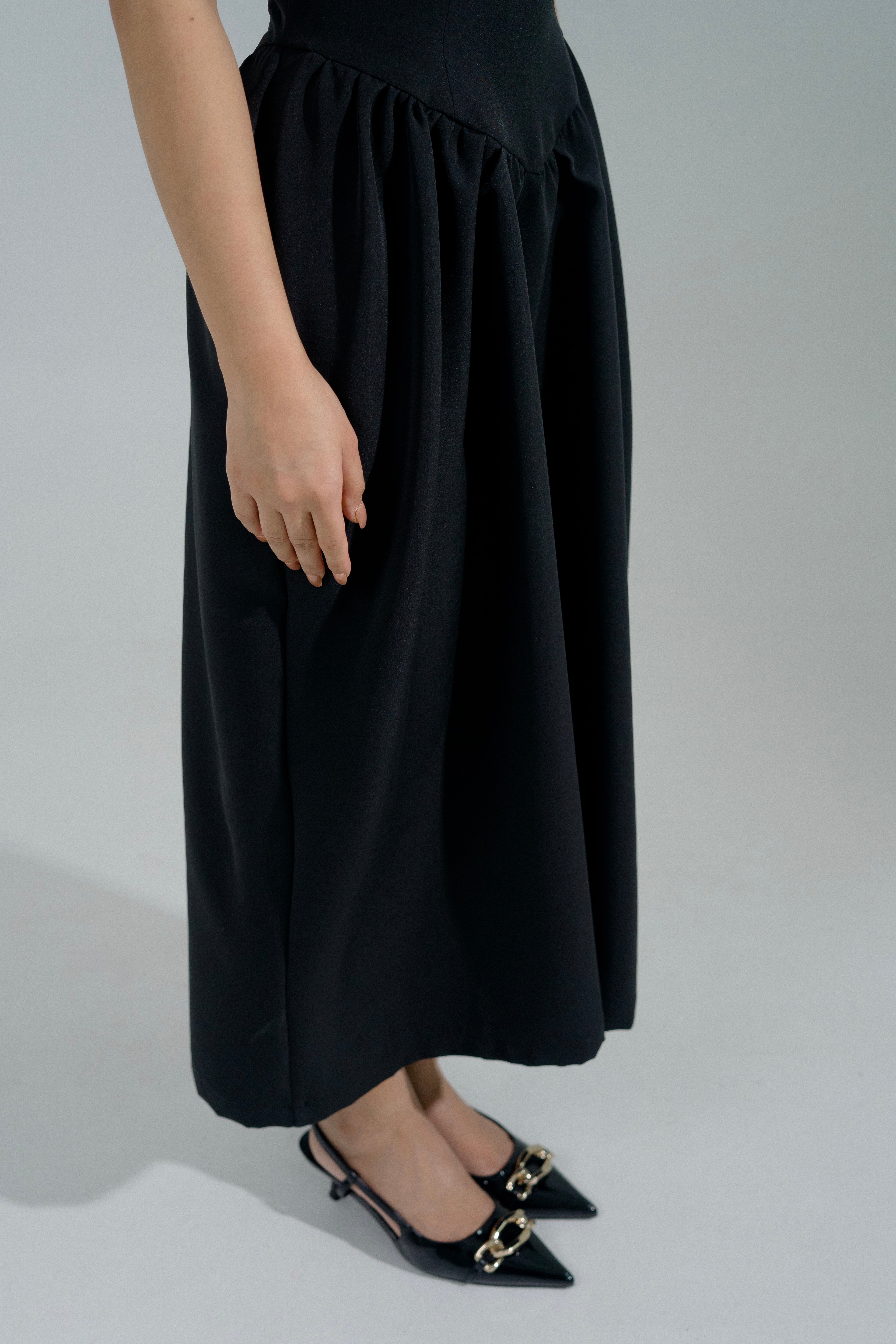 Elora V waist dress