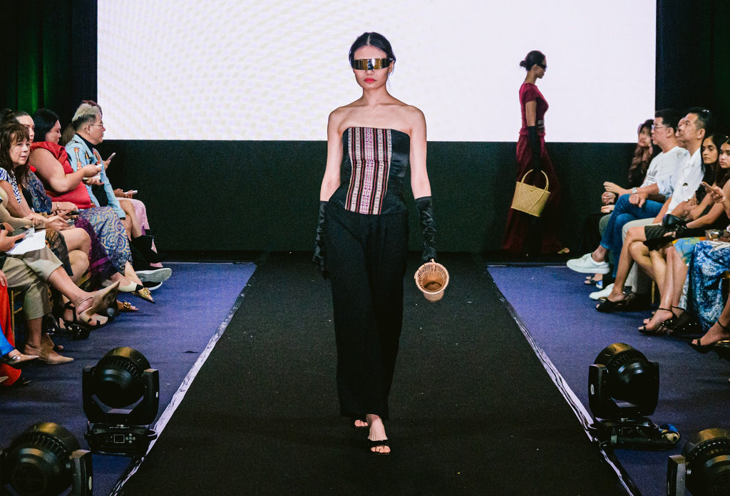 Rungus corset