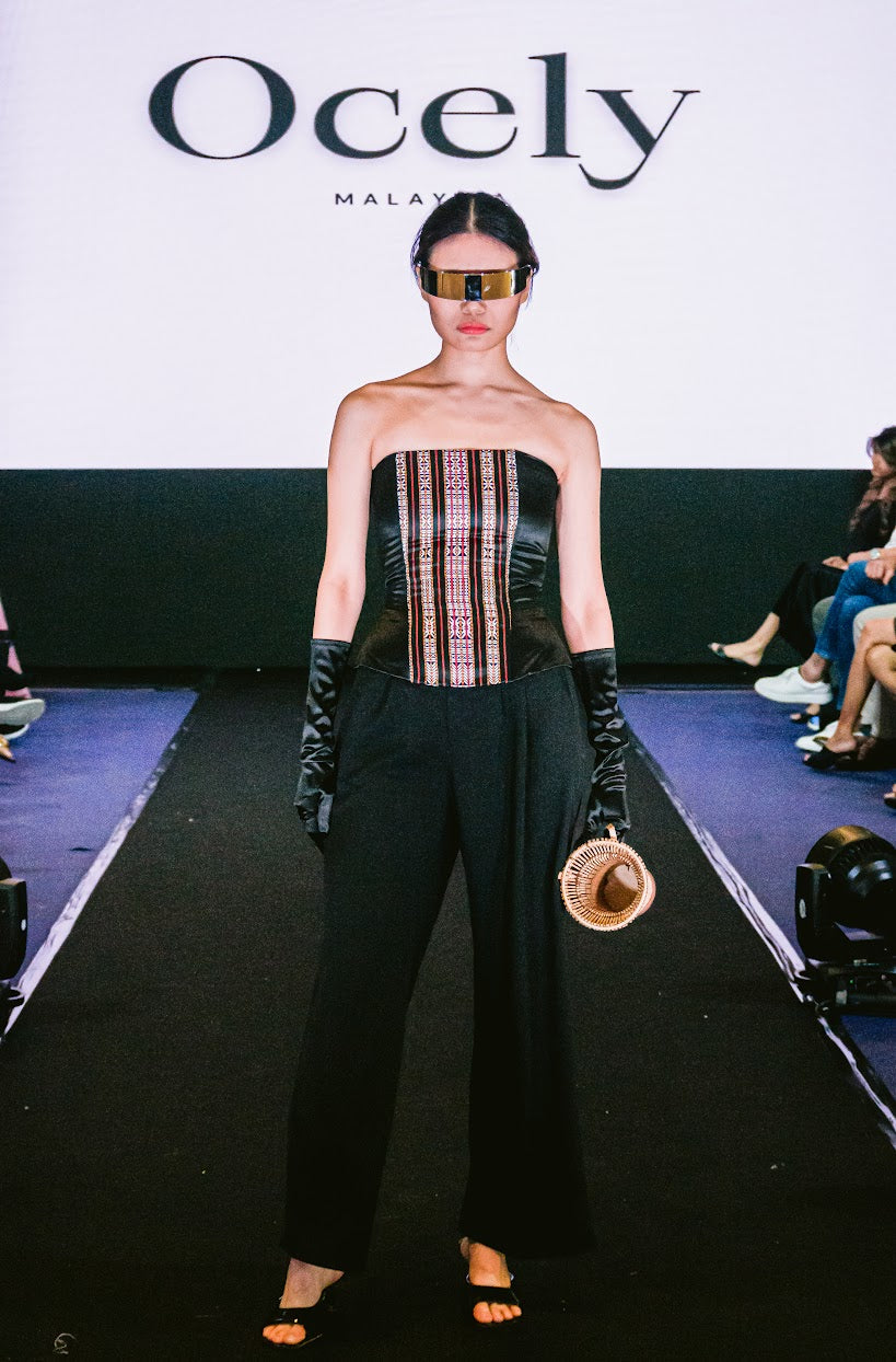 Rungus corset